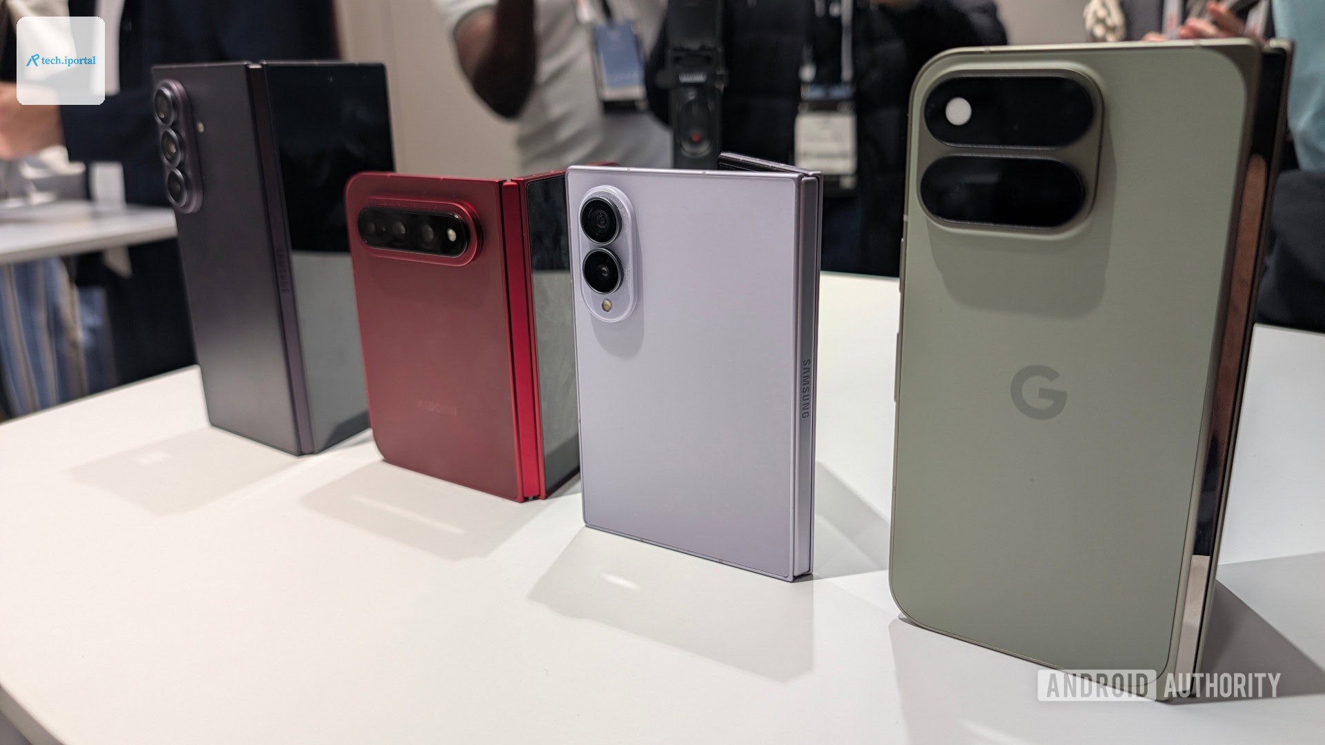 Xiaomi 18 Fold vs Galaxy Z Fold 8 Pixel 11 Pro Fold Galaxy Z Fold 8 Ultra