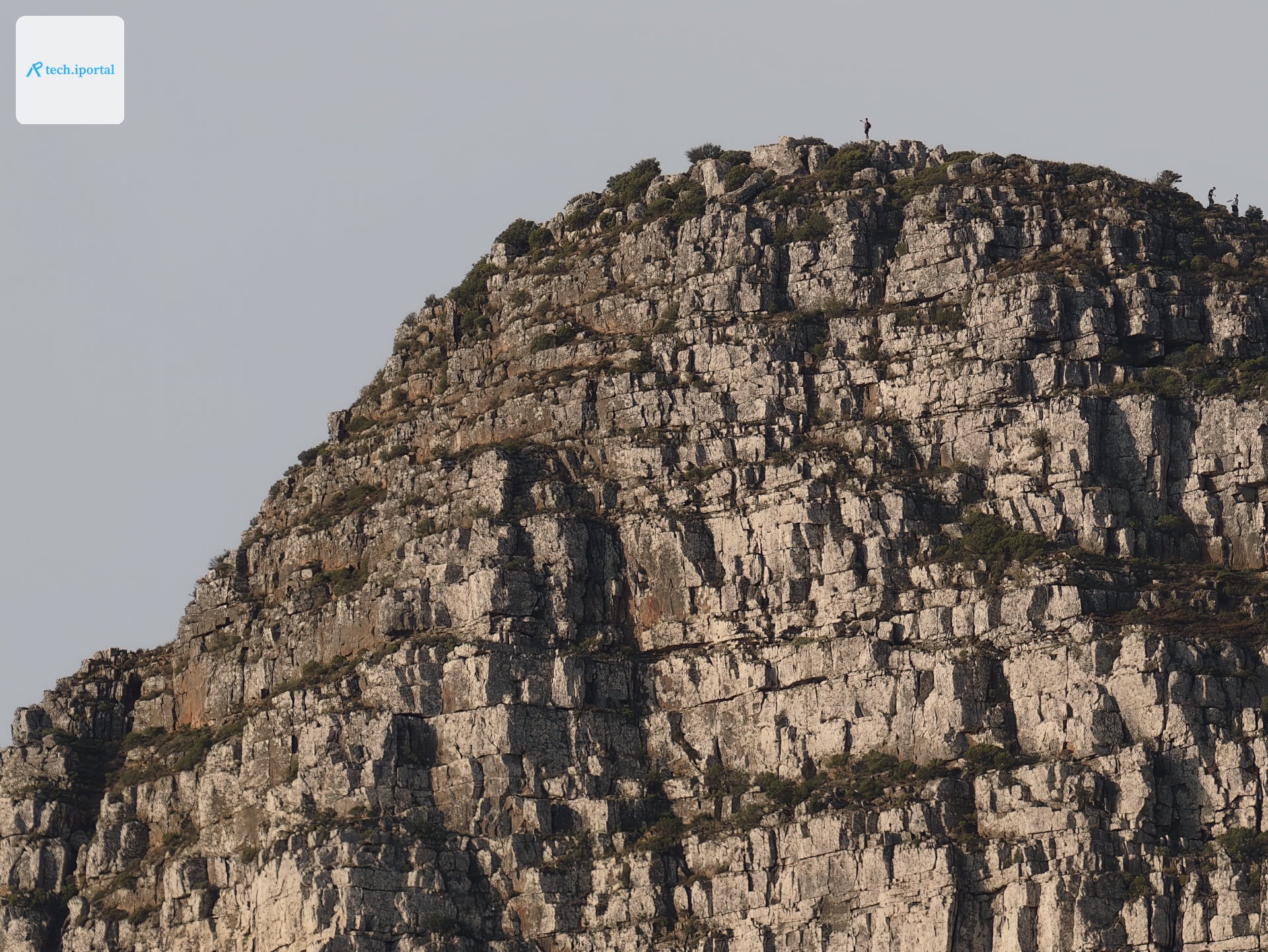 vivo X300 Ultra mountain 800mm scaled
