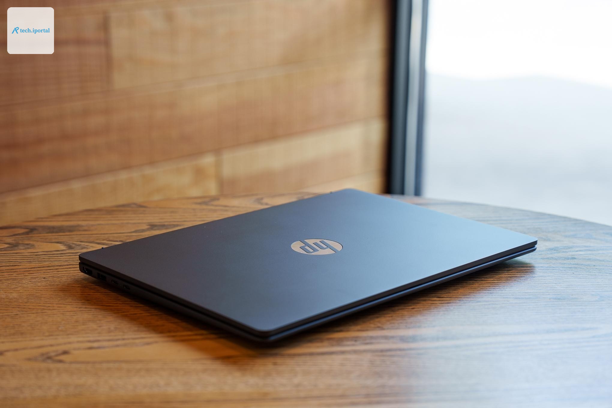 <em>The OmniBook 3 isn’t super thin, but it isn’t chunky.</em>