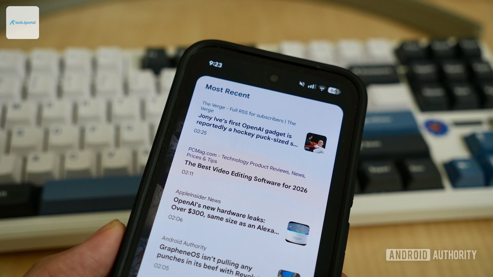 FeedFlow RSS widget on the Pixel home screen.