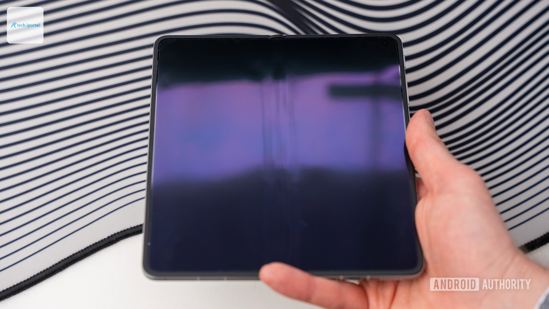 Oppo Find N6 crease 2