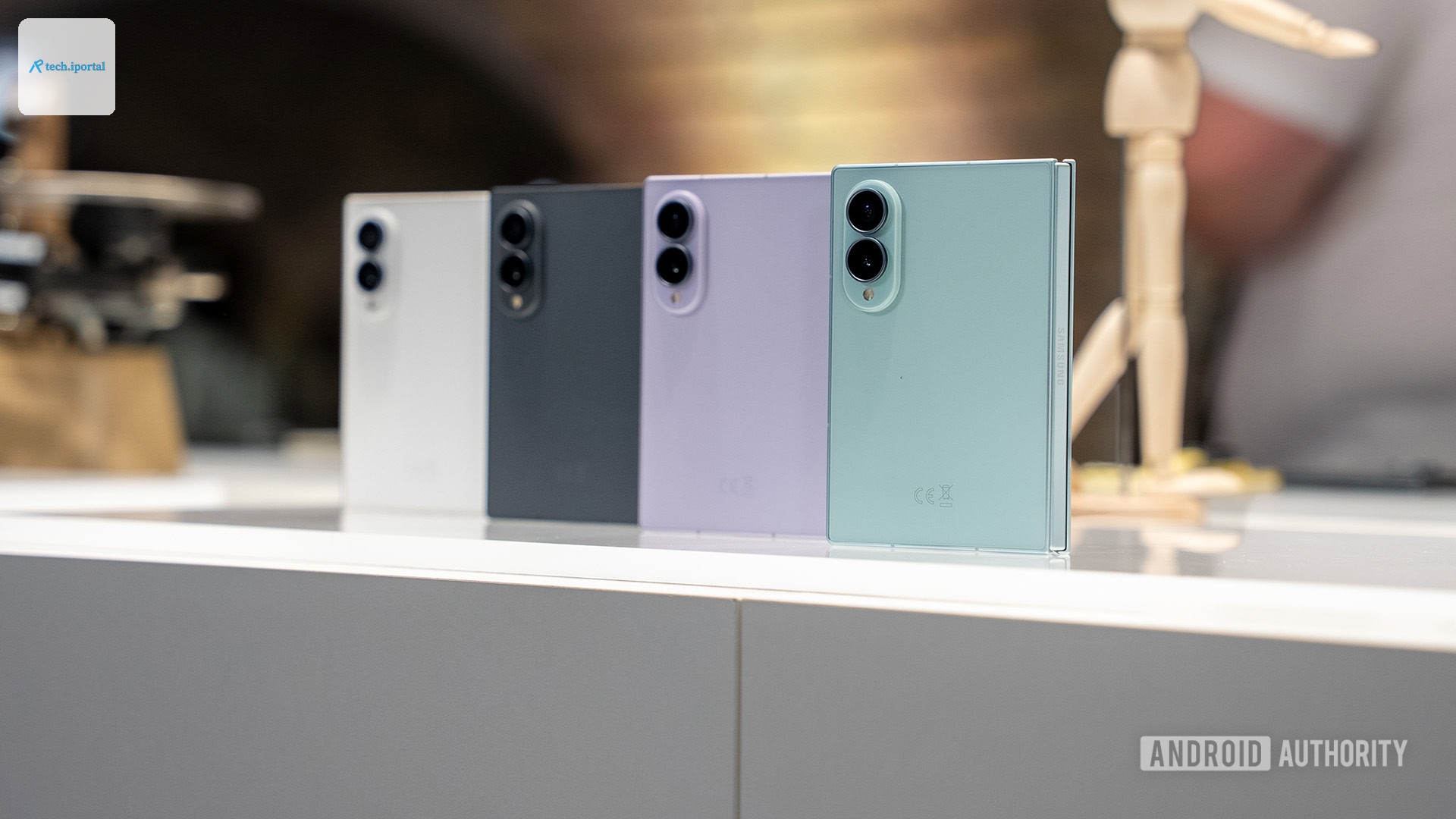 Galaxy Z Fold 8 all colors focus on Pistachio
