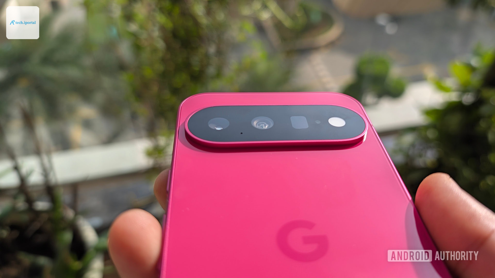 Google Pixel 11 Hibiscus Camera Bar
