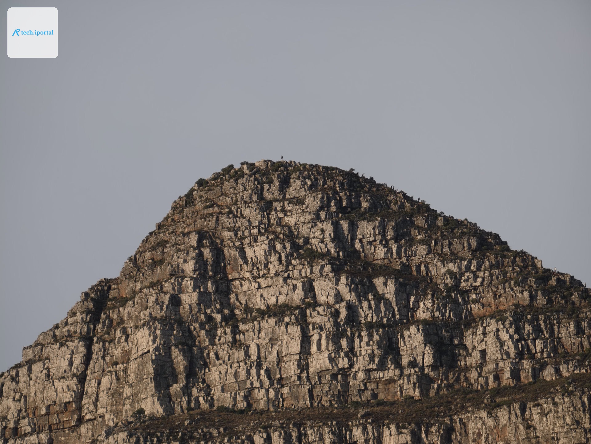 vivo X300 Ultra mountain 400mm scaled