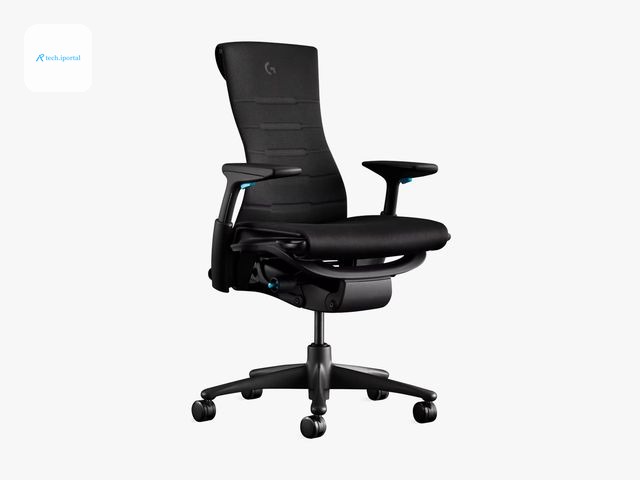 Image may contain Cushion Home Decor Furniture Chair and Headrest