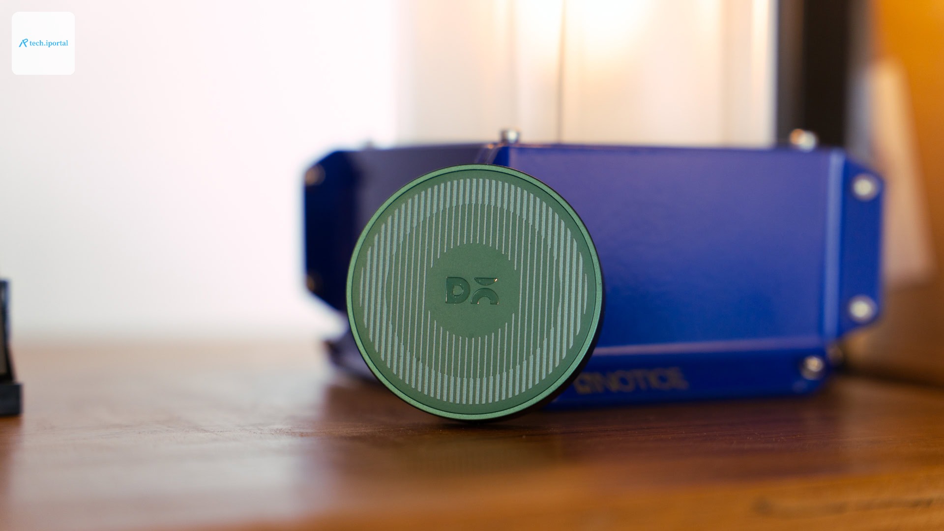 Daily Objects Node charging station wireless charging puck front view