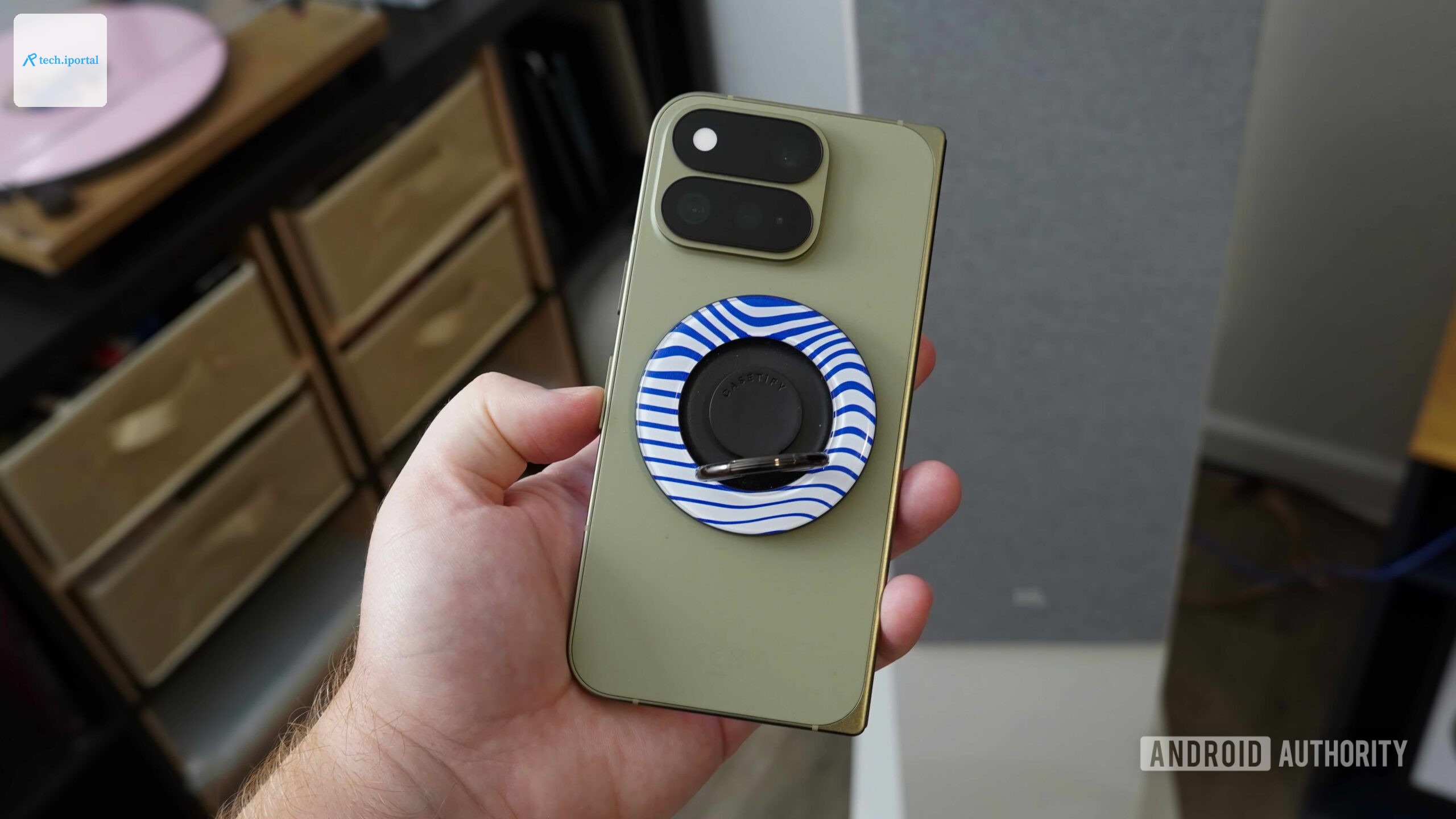 A Qi2 ring stand on the Pixel 11 Pro Fold.