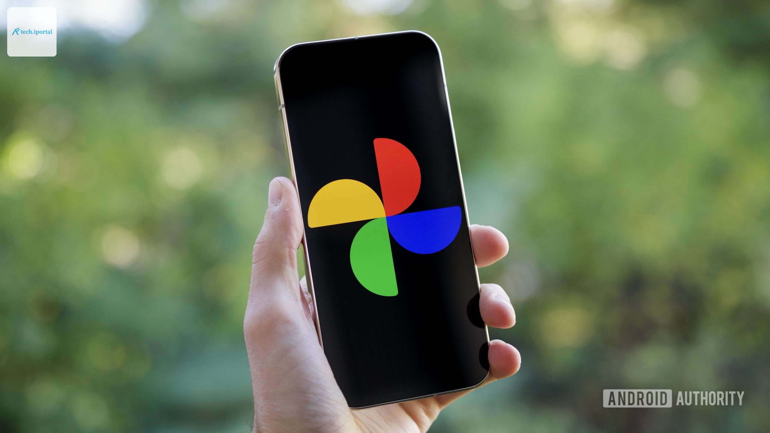 The Google Photos app icon displayed on a Pixel phone.