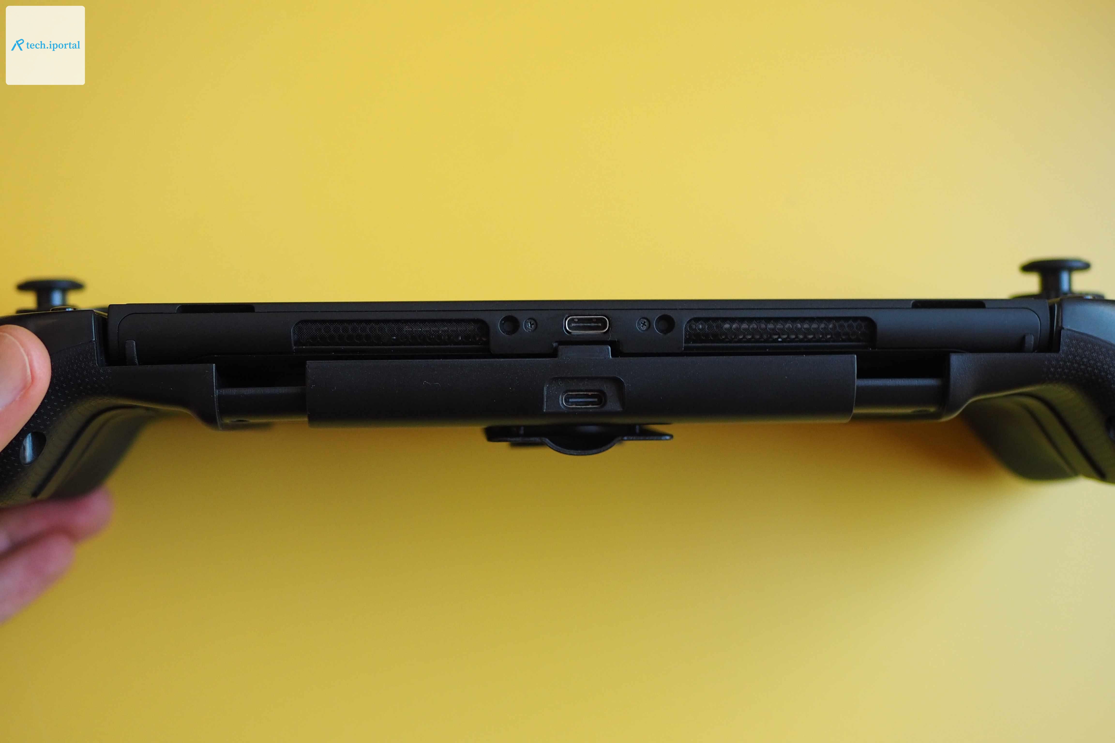 A view of the bottom of the Nitro Deck 2.